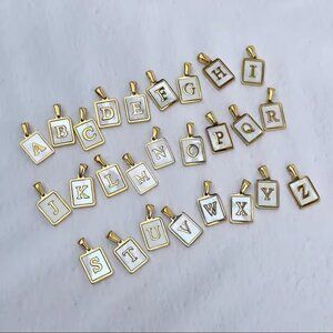 Mother of pearl gold stainless steel necklace.